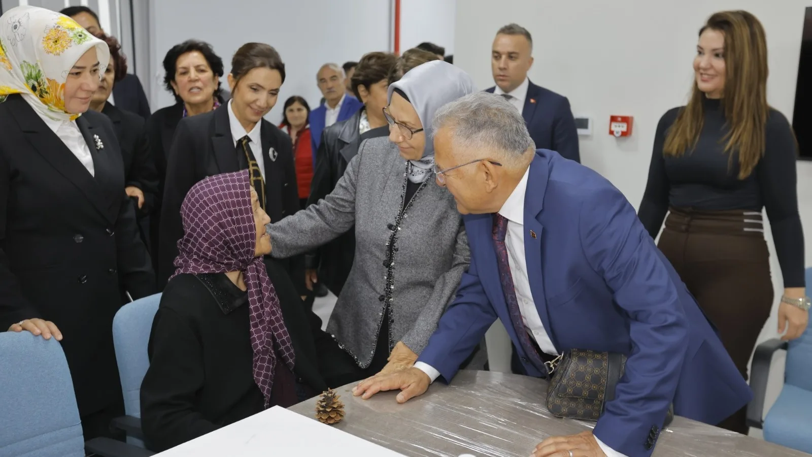 ALZHEİMER HASTALARININ TAKİBİ İÇİN AKILLI BİLEKLİK